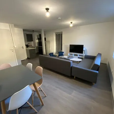 2 Pieces Parking, Plein Centre Au Calme Climatise *