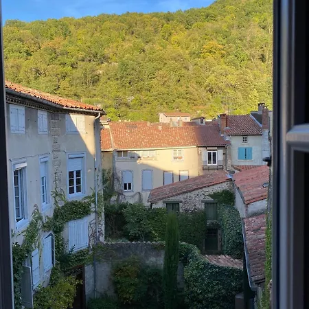 Apartamento 2 Pieces Parking, Plein Centre Au Calme Climatise *