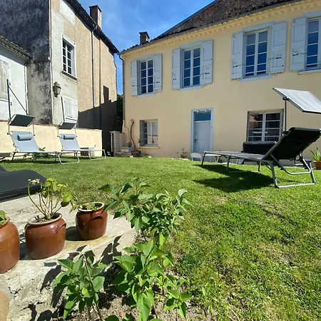 2 Pieces Parking, Plein Centre Au Calme Climatise *