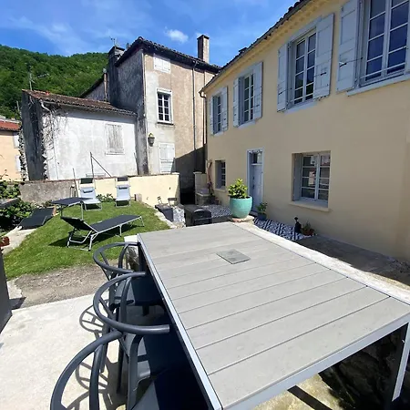 Apartamento 2 Pieces Parking, Plein Centre Au Calme Climatise Foix