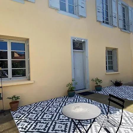 2 Pieces Parking, Plein Centre Au Calme Climatise Apartamento